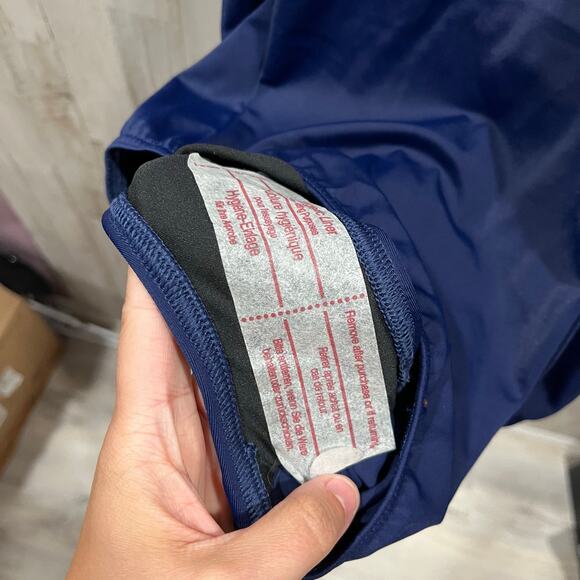 Lands End Navy Women's Tugless One Piece Swimsuit Chlorine Resistant 18 NWOT - Picture 4 of 5